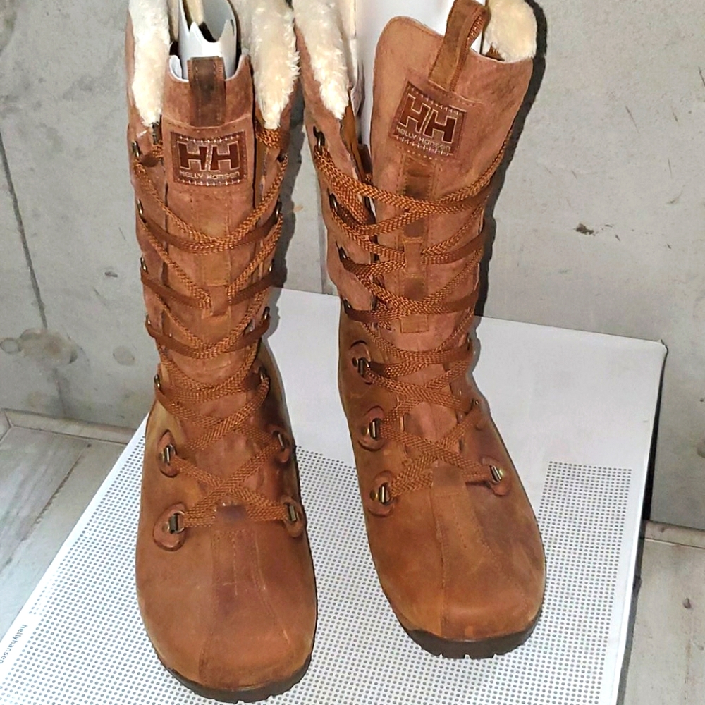 Helly Hansen Mid Calf Boot